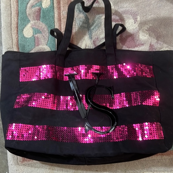 Adorable Victorias Secret Tote - Picture 2 of 5